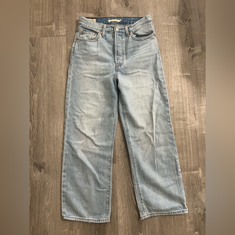 Levi's Light Blue Women's Jeans RIBCAGE STRAIGHT ANKLE IN MIDDLE ROAD